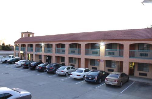 Castro Valley Hotel | Travelers Inn