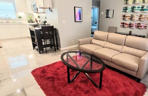 Riviera Beach Apartment | Travelers Paradise- East by the Beach