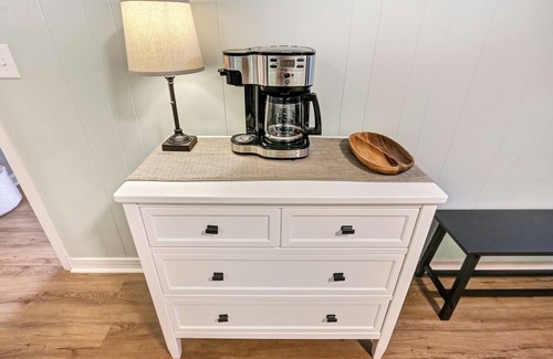 Travelers Rest Cottage | Travelers Rest Cottage close to downtown and the Swamp Rabbit Trail.