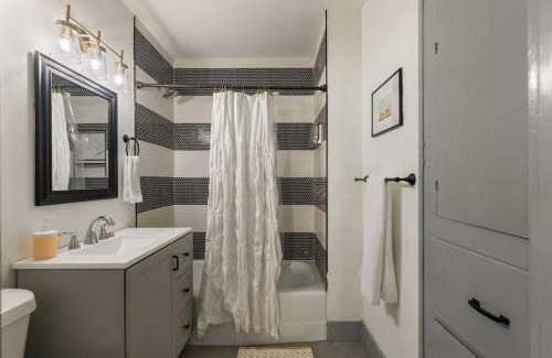 Tulsa House | Travelin On Tulsa Time-Near Expo, TU, Downtown