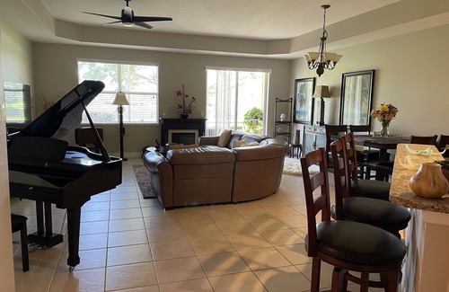 Biggar House | Traveling Nurses or Doctors, walking distance to hospital. Townhome with view.