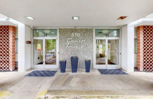 North Capitol Apartment | Traveling Professionals. Garage Parking. Downtown.
