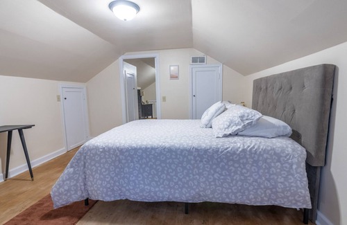 Stanley House | Traveling Professionals-Extended Stay-Pet Friendly!