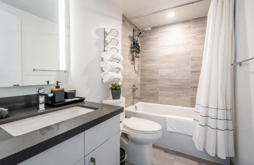 Bloor-Yorkville Apartment | Traveller home in centre Toronto