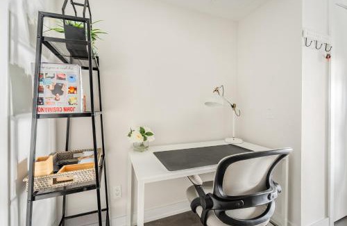 Bloor-Yorkville Apartment | Traveller home in centre Toronto