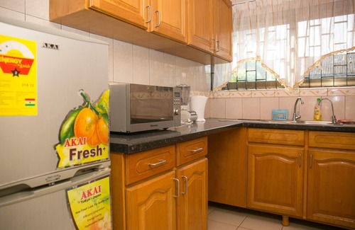 North Legon Cottage | Traveller's Palm Court