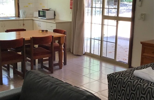 Mundaring Hotel | Travellers Rest Motel