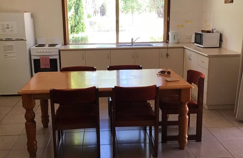 Mundaring Hotel | Travellers Rest Motel