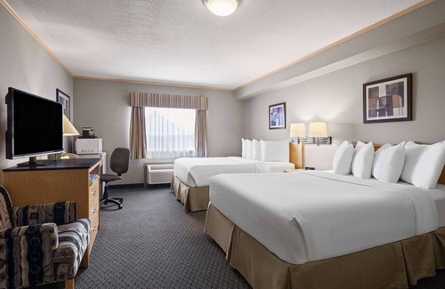 Fort McMurray Hotel | Travelodge by Wyndham Fort McMurray