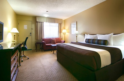 Abbotsford Hotel | Travelodge by Wyndham Abbotsford Bakerview
