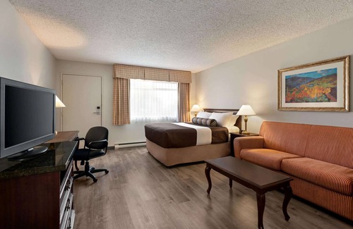 Abbotsford Hotel | Travelodge by Wyndham Abbotsford Bakerview