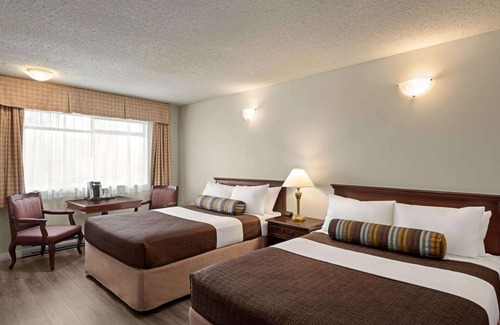Abbotsford Hotel | Travelodge by Wyndham Abbotsford Bakerview