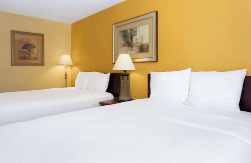Northeast Heights Hotel | Travelodge by Wyndham Albuquerque East