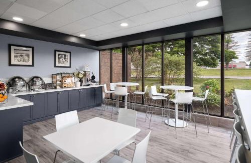 Barrie Hotel | Travelodge by Wyndham Barrie