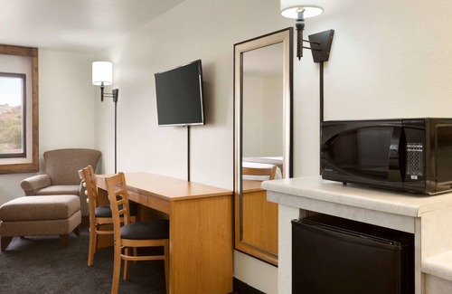 Belen Hotel | Travelodge by Wyndham Belen