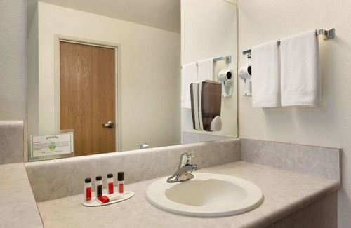 Belen Hotel | Travelodge by Wyndham Belen