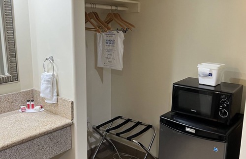 Brea Hotel | Travelodge by Wyndham Brea