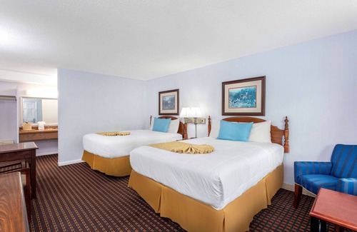 West Dennis Hotel | Travelodge by Wyndham Cape Cod Area