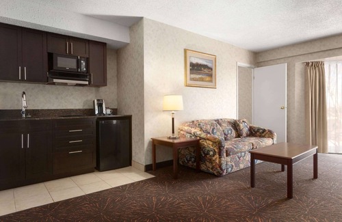 Lloydminster Hotel | Travelodge by Wyndham Lloydminster