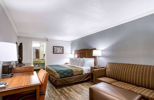 Canton Hotel | Travelodge by Wyndham Canton/Livonia Area, MI