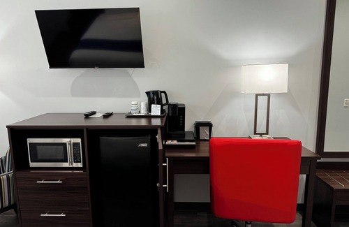 Cochrane Hotel | Travelodge by Wyndham Cochrane Ontario