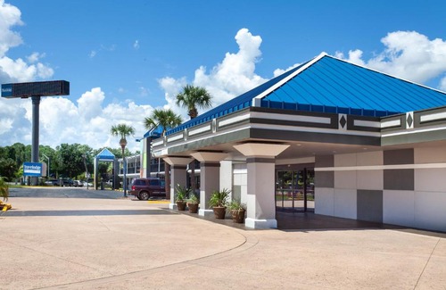 Plantation Estates Hotel | Travelodge by Wyndham Deltona