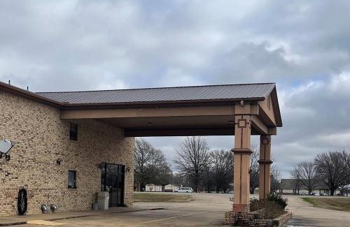 Dumas Hotel | Travelodge by Wyndham Dumas Arkansas