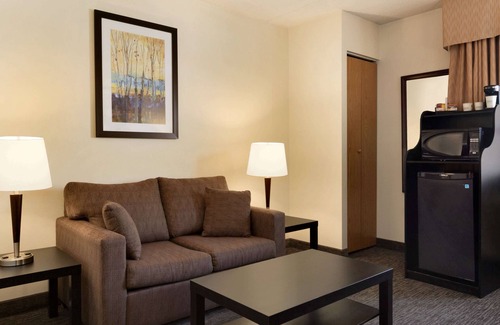 Southside Hotel | Travelodge by Wyndham Edmonton South