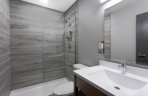 Elkhart Hotel | Travelodge by Wyndham Elkhart