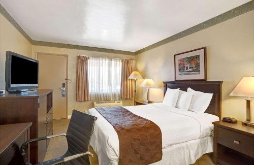 Port Gardner Hotel | Travelodge by Wyndham Everett City Center