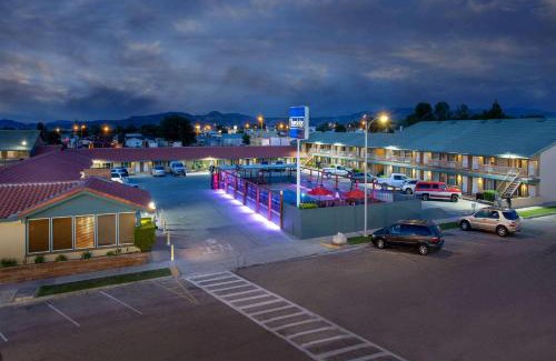 Hawthorne Hotel | Travelodge by Wyndham Hawthorne