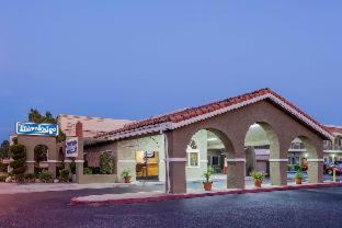 Hemet Hotel | Travelodge by Wyndham Hemet CA