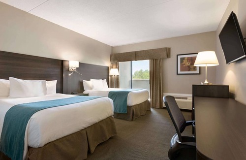 Kingston Hotel | Travelodge by Wyndham Kingston LaSalle Hotel