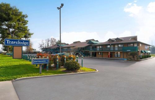 Lemoore Hotel | Travelodge by Wyndham Lemoore Near Naval Air Station