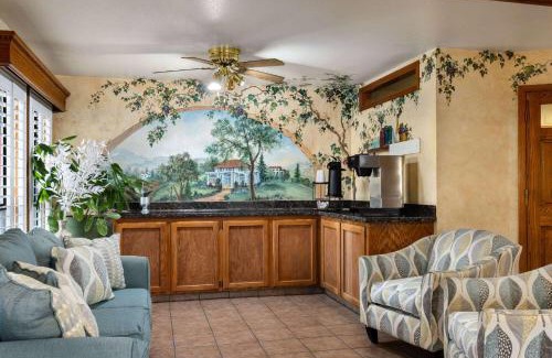 Lemoore Hotel | Travelodge by Wyndham Lemoore Near Naval Air Station