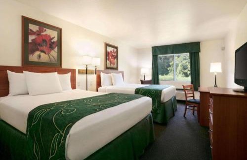 Blanks Hotel | Travelodge by Wyndham Livonia