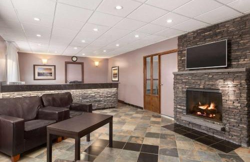 Meadow Lake Hotel | Travelodge by Wyndham Meadow Lake
