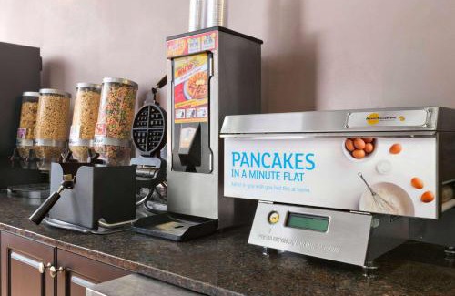 Meadow Lake Hotel | Travelodge by Wyndham Meadow Lake
