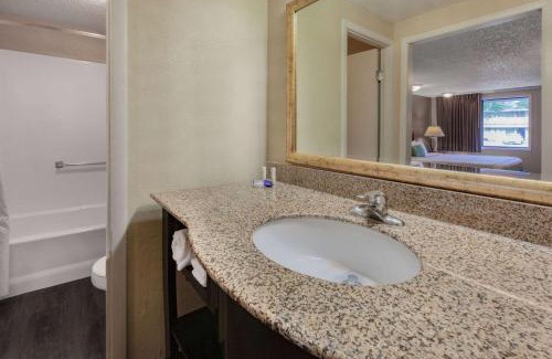Monroe Hotel | Travelodge by Wyndham Monroe