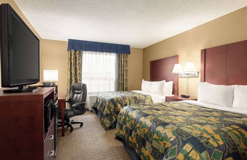 Durham Region Hotel | Travelodge by Wyndham Oshawa Whitby