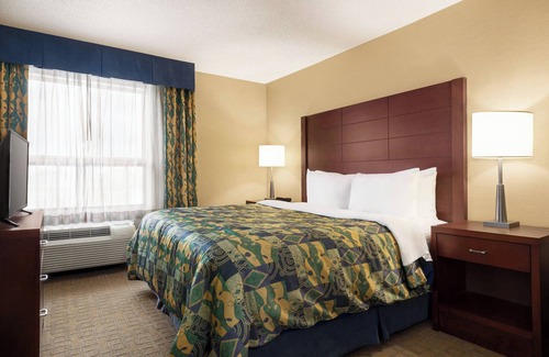 Durham Region Hotel | Travelodge by Wyndham Oshawa Whitby