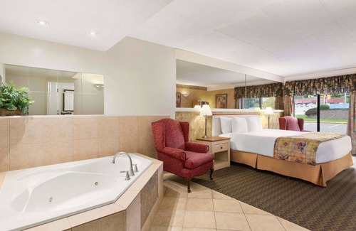 Owen Sound Hotel | Travelodge by Wyndham Owen Sound