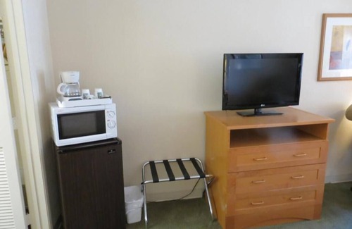 Twin Palms Hotel | Travelodge by Wyndham Palm Springs