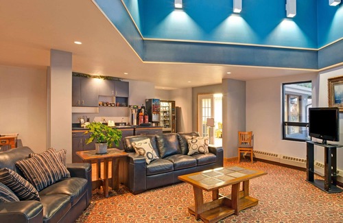 Rapid City Hotel | Travelodge by Wyndham Rapid City