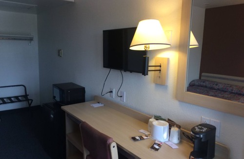 Raton Hotel | Travelodge by Wyndham Raton