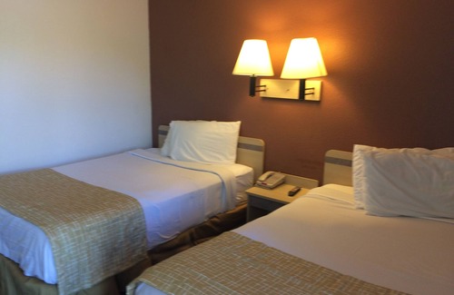 Raton Hotel | Travelodge by Wyndham Raton