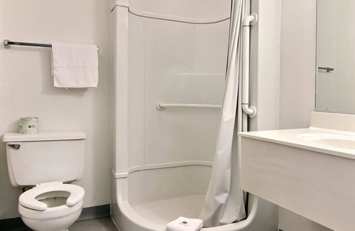 Raton Hotel | Travelodge by Wyndham Raton