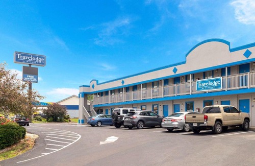 New Paris Hotel | Travelodge by Wyndham Richmond IN