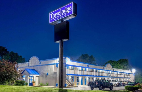 New Paris Hotel | Travelodge by Wyndham Richmond IN