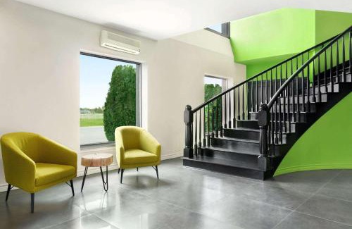 Rigaud Hotel | Travelodge by Wyndham Rigaud